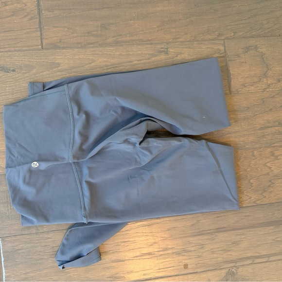 Lulu Lemond Wunder Under - Picture 2 of 2